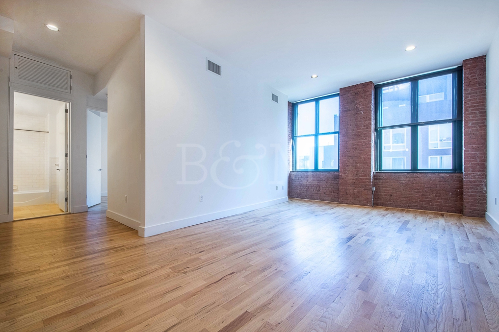190 N 9th St, #404