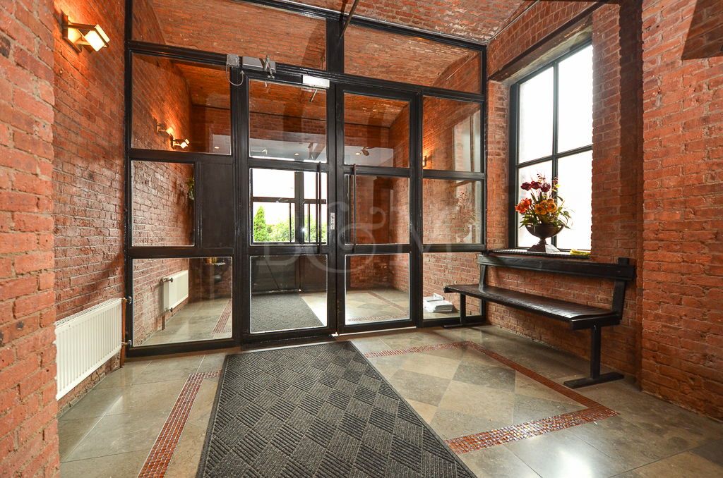 190 N 9th St, #404