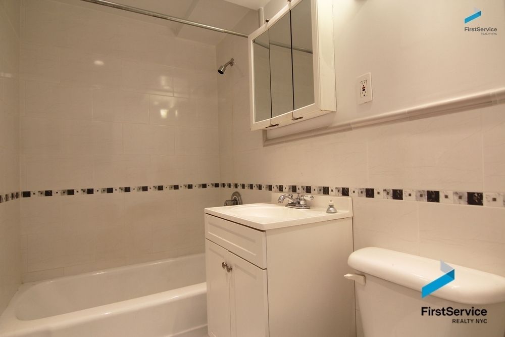 141 East 89th Street 3-G Carnegie Hill New York NY 10128