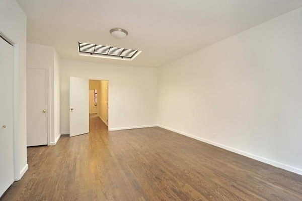 1049 Lexington Ave, #4