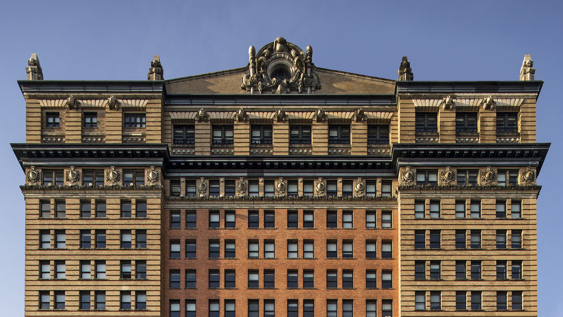 a large building
