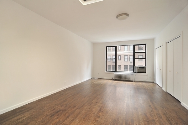 1049 Lexington Ave, #4