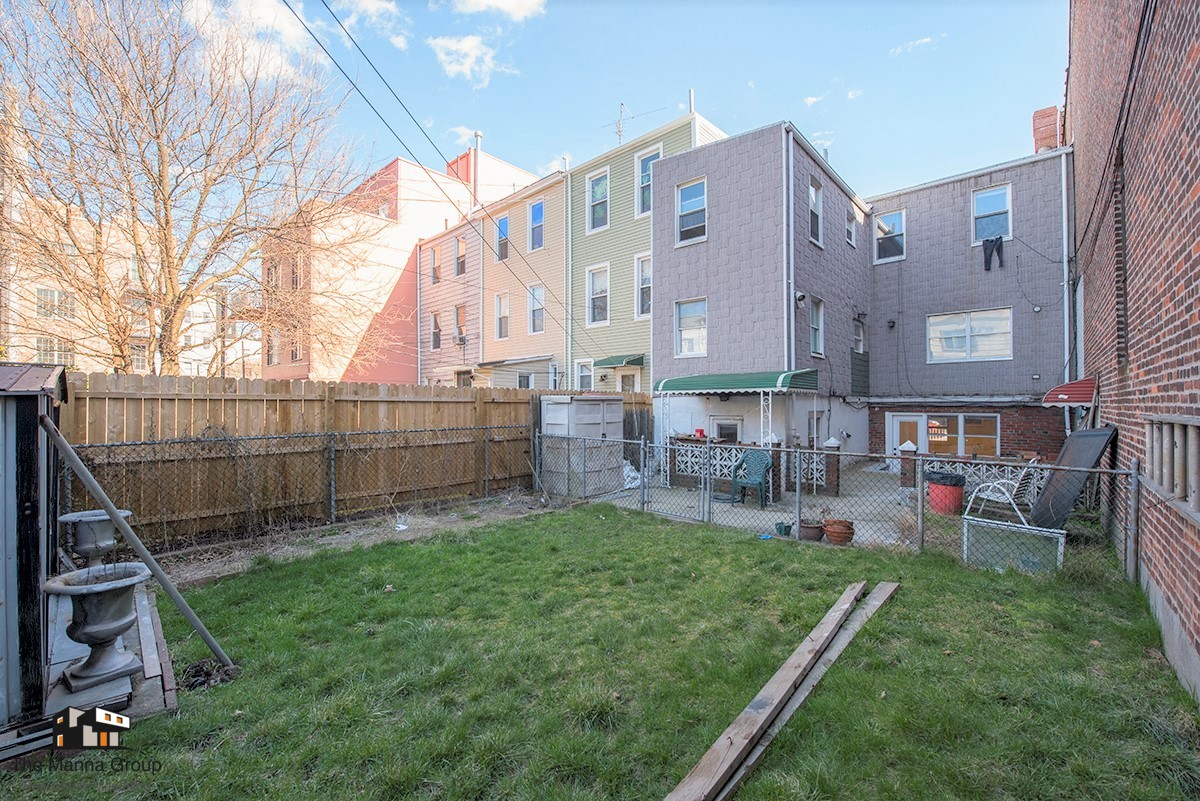 183 Powers St, #TH