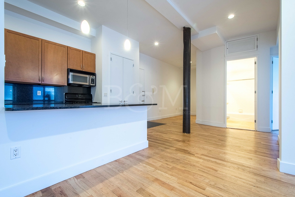 190 N 9th St, #404