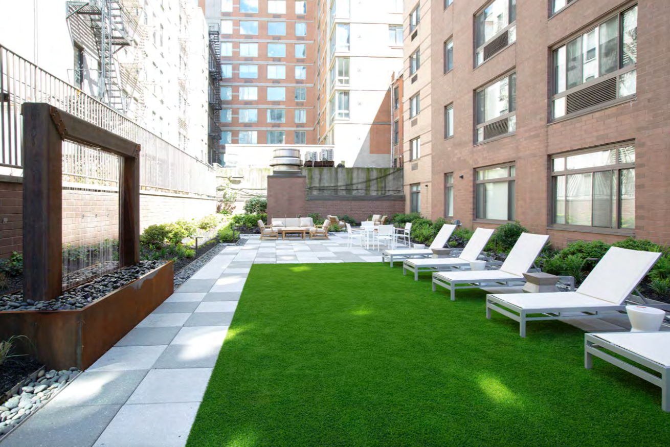 311 W 50th St, #5W