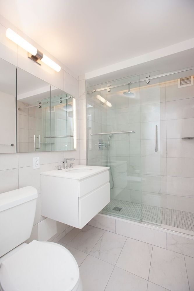 311 W 50th St, #5W