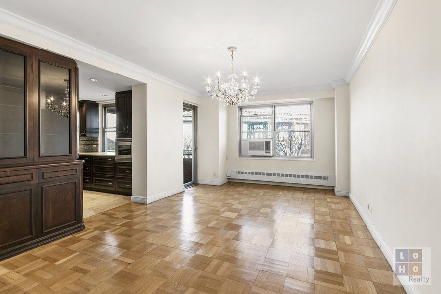 475 FDR DR L405/L406 Manhattan, New York There's nothing left for you to do but move into this spacious, fully-renovated home with 4 bedrooms, 3 full baths, a huge dining room and separate full sized living room. The kitchen is a gourmet's delight with all stainless steel appliances: a 6-burner Viking gas range with double-oven, double sinks, two Kitchen Aid dishwashers, full-sized Whirlpool refrigerator with a matching full-sized freezer, and an in-wall convection / microwave oven. Sealing the deal are the three kitchen windows (including one that looks out upon the balcony and river/bridge view) plus new wall & floor tiles, and overhead, recessed soffit lighting. The kitchen flows seamlessly into the large, 12x18' sun-filled dining room with overhead chandelier. The opposite end of the kitchen opens to a cozy breakfast nook and foyer leading to the large living room and the 4 bedrooms. The outdoor space provides gorgeous river and bridge views. You will love the stunning sunrises and the amazing night views. All three full bathrooms are renovated top-to bottom with new floor & wall tiles, lighting, and fixtures. The master bedroom - with large closet space - has an en suite bathroom. Other apartment features including overhead lighting in every room, newly refinished hardwood parquet floors throughout and plenty of closets including a HUGE, walk-in storage closet large enough for bikes(!), a pantry and so much more. All the place needs is you! Co-op amenities (additional fees and wait lists may apply) include 24-hour attended lobbies, 2 large private parks, children's playroom (plus access to neighboring Hillman co-op's park and playroom), community room, and fully equipped fitness center. 1 block to supermarket, 24-hour deli/convenience store, dry cleaner and more. Recently announced Trader Joes and Target on the way (2018) Transportation: M14A, M21 & M22 bus stops outside your door, and short walk to M14D providing direct access to Chinatown, Little Italy, East Village, SoHo, West Village, Financial District, Battery Park City, Union Square, Chelsea, Meat Packing and Kips Bay. J, M and F trains at Delancey & Essex Streets. F train at East Broadway & Rutgers Streets. Citibike stations nearby. Dogs not permitted. Gifting, guarantors, pied-a-terre, permitted. Subleasing after 2 years of ownership (Owner pays regular monthly maintenance charge plus additional monthly fee of 100% of maintenance for the first two years, 112.5% of maintenance for years three and four and 125% of maintenance for years five and beyond).