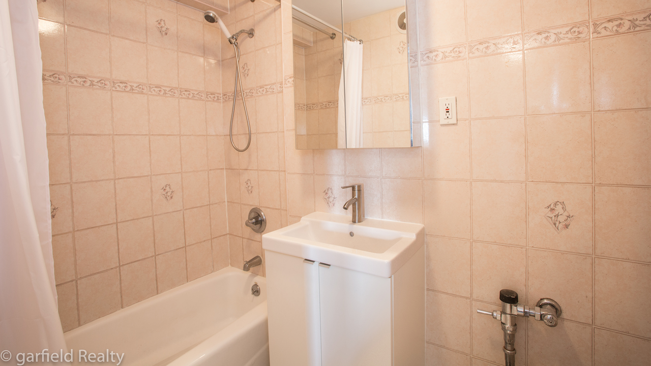 Garfield Realty » 303 Beverley Road