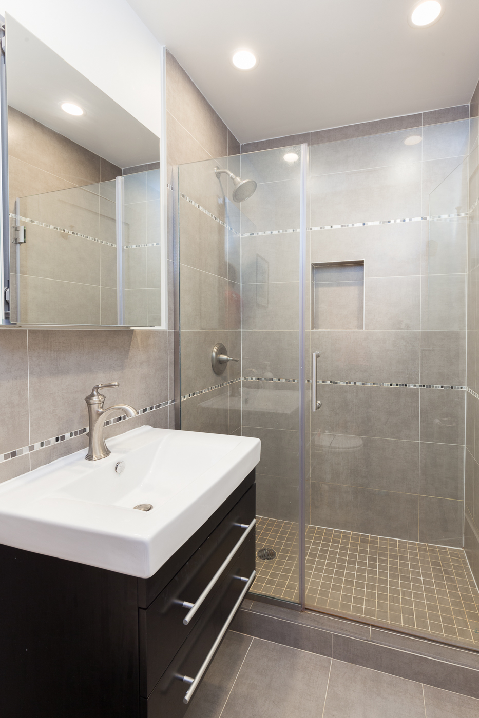 584 Henry Street , #2